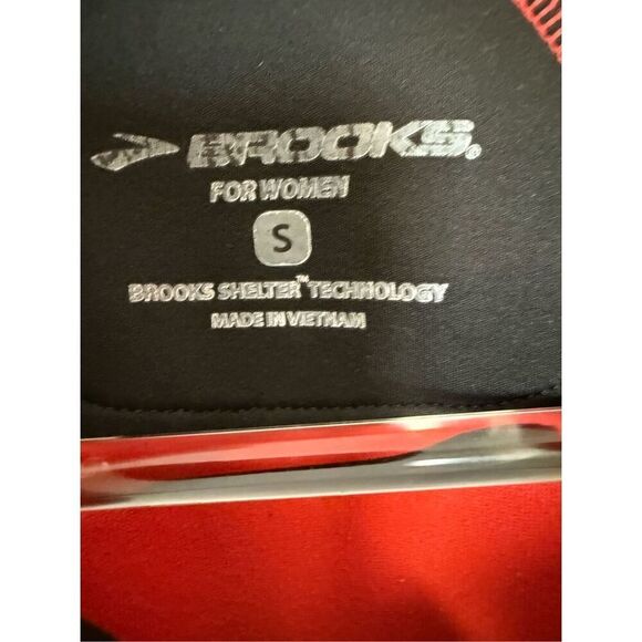 Brooks Utopia Running Jacket Womens Medium Black Softshell Full Zip Small - Picture 2 of 5